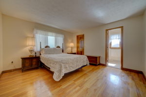 9 Angela Dr, Wethersfield, CT 06109, USA Photo 55