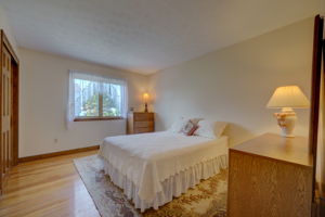 9 Angela Dr, Wethersfield, CT 06109, USA Photo 27