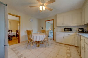 9 Angela Dr, Wethersfield, CT 06109, USA Photo 45