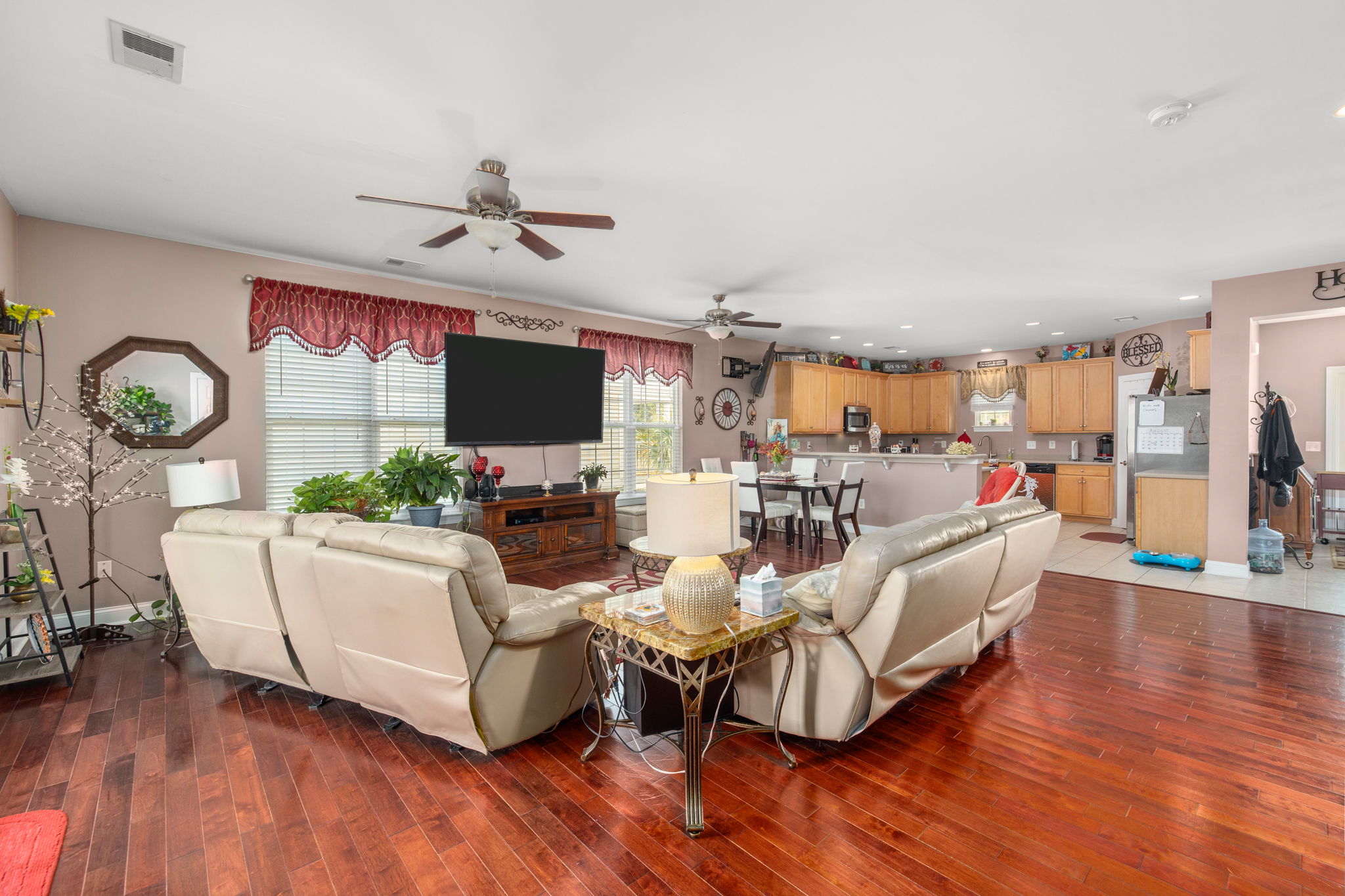 604 1st Ave S, North Myrtle Beach, SC 29582, USA Photo 5