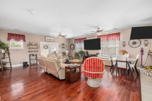 604 1st Ave S, North Myrtle Beach, SC 29582, USA Photo 3