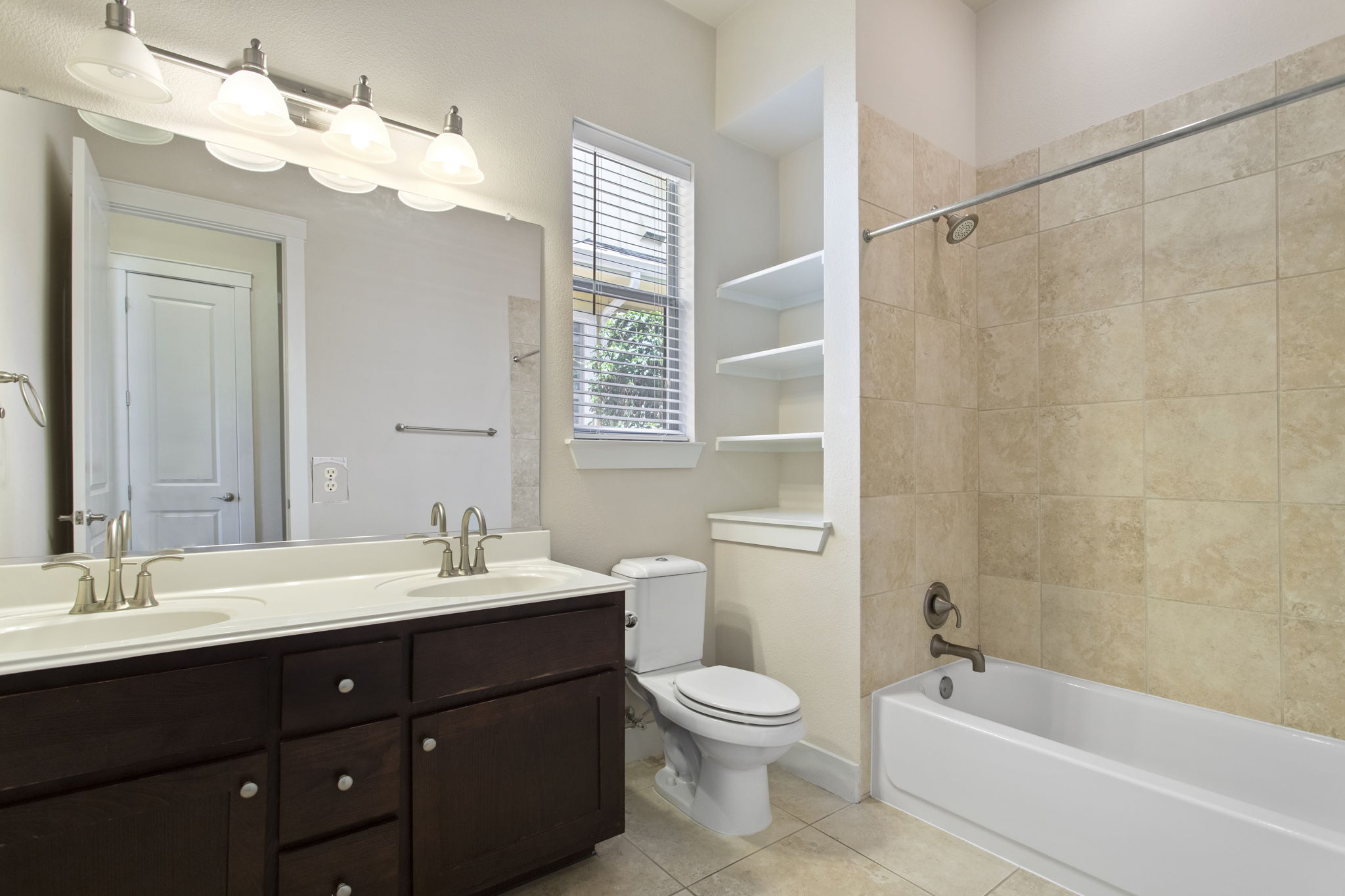 4025 Mendez St, Austin, TX 78723, USA Photo 27