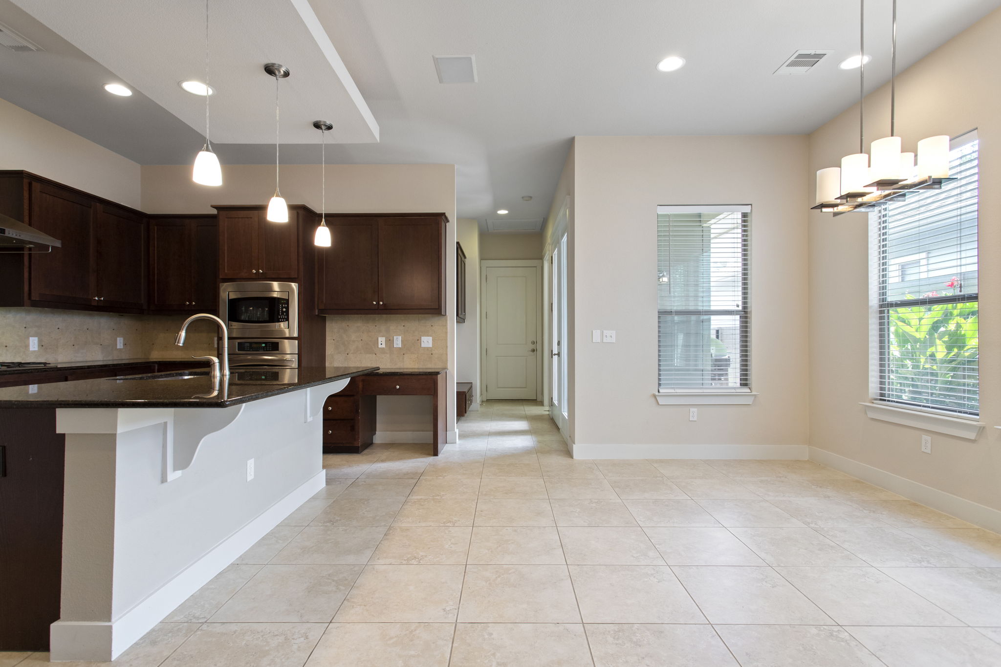 4025 Mendez St, Austin, TX 78723, USA Photo 9