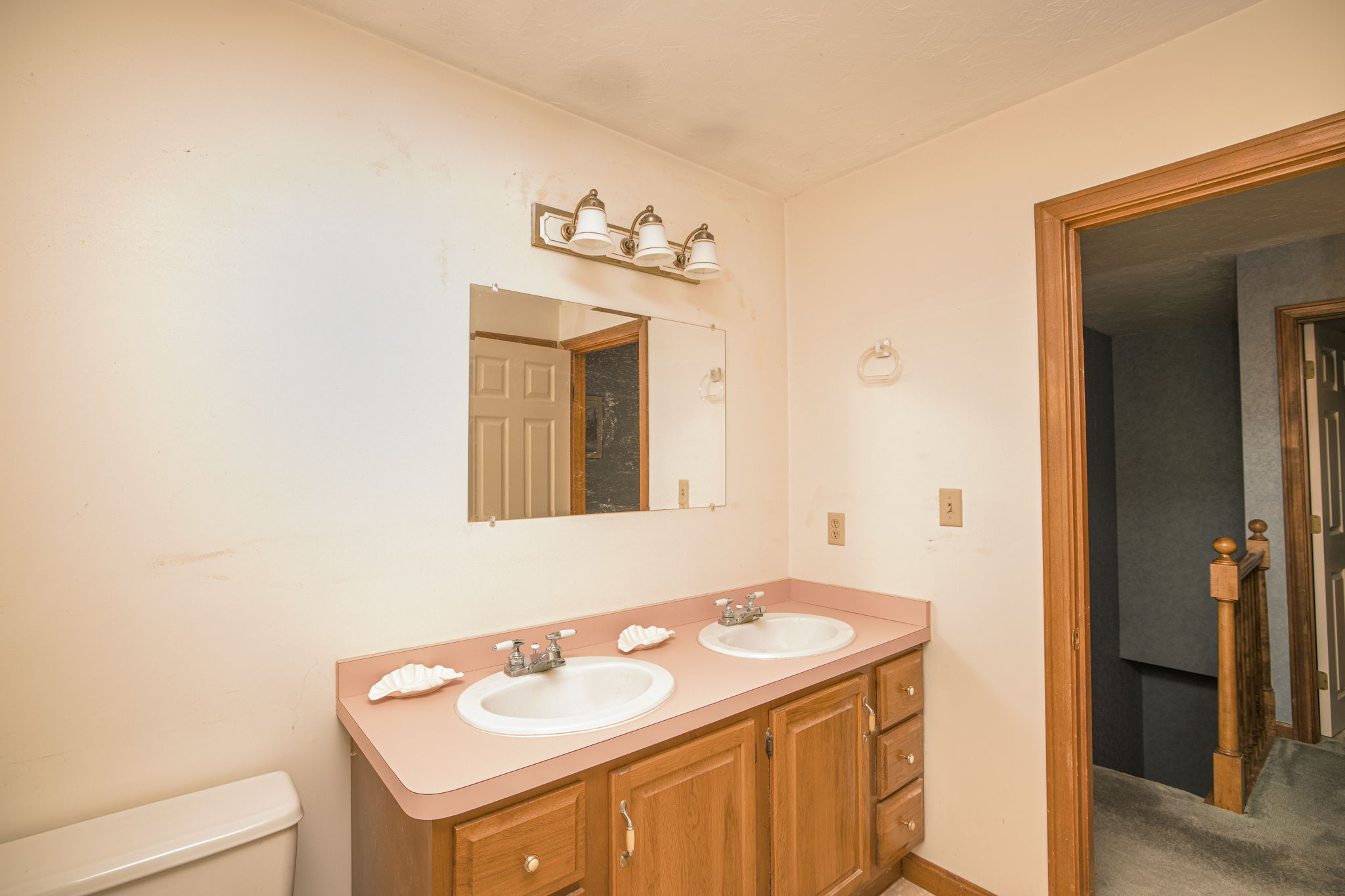 1089 Pleasant St, Raynham, MA 02767 Deanna Dimarzio Architectural and