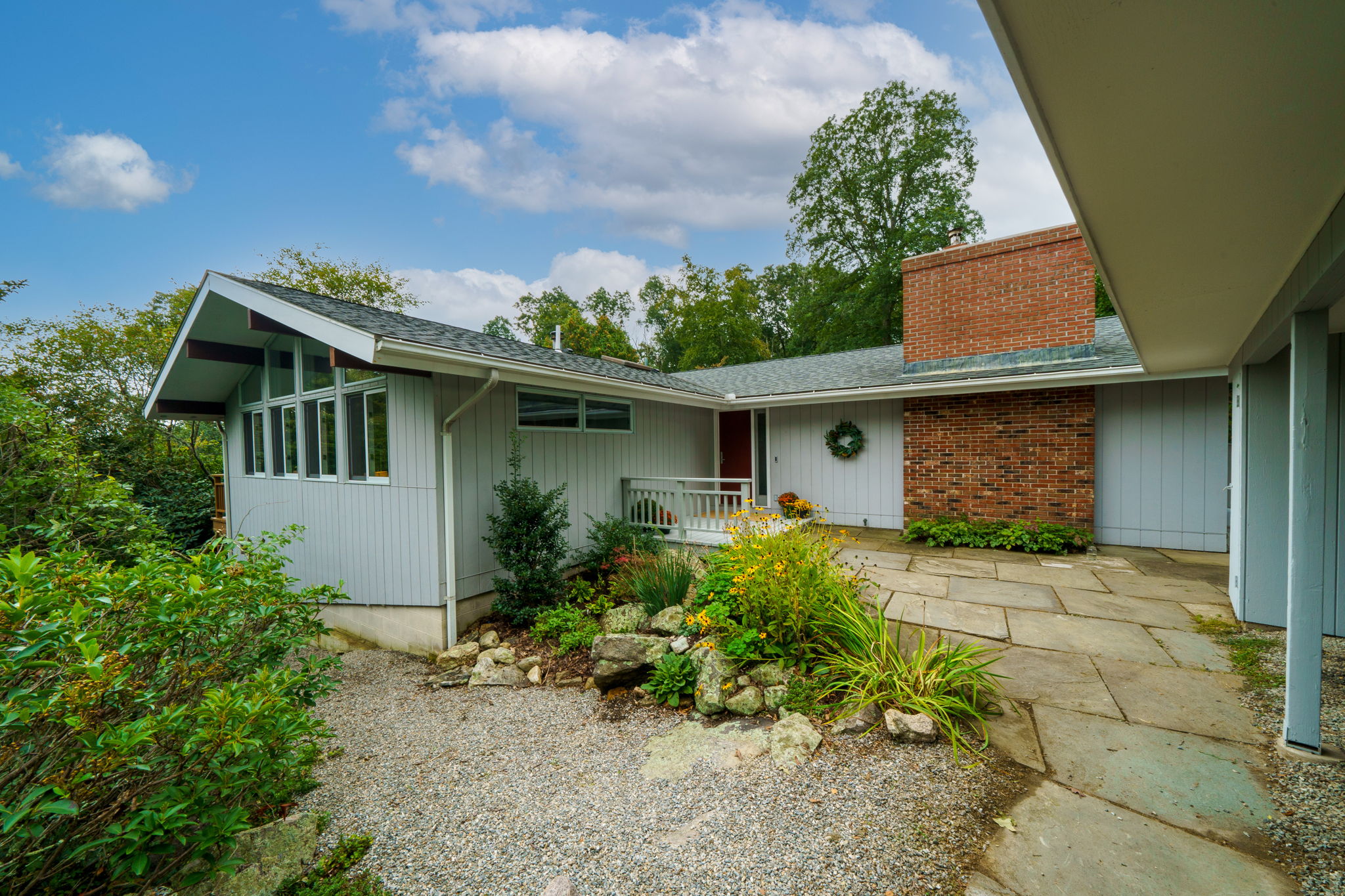 10 Dunbar Rd, Quaker Hill, CT 06375, USA Photo 4