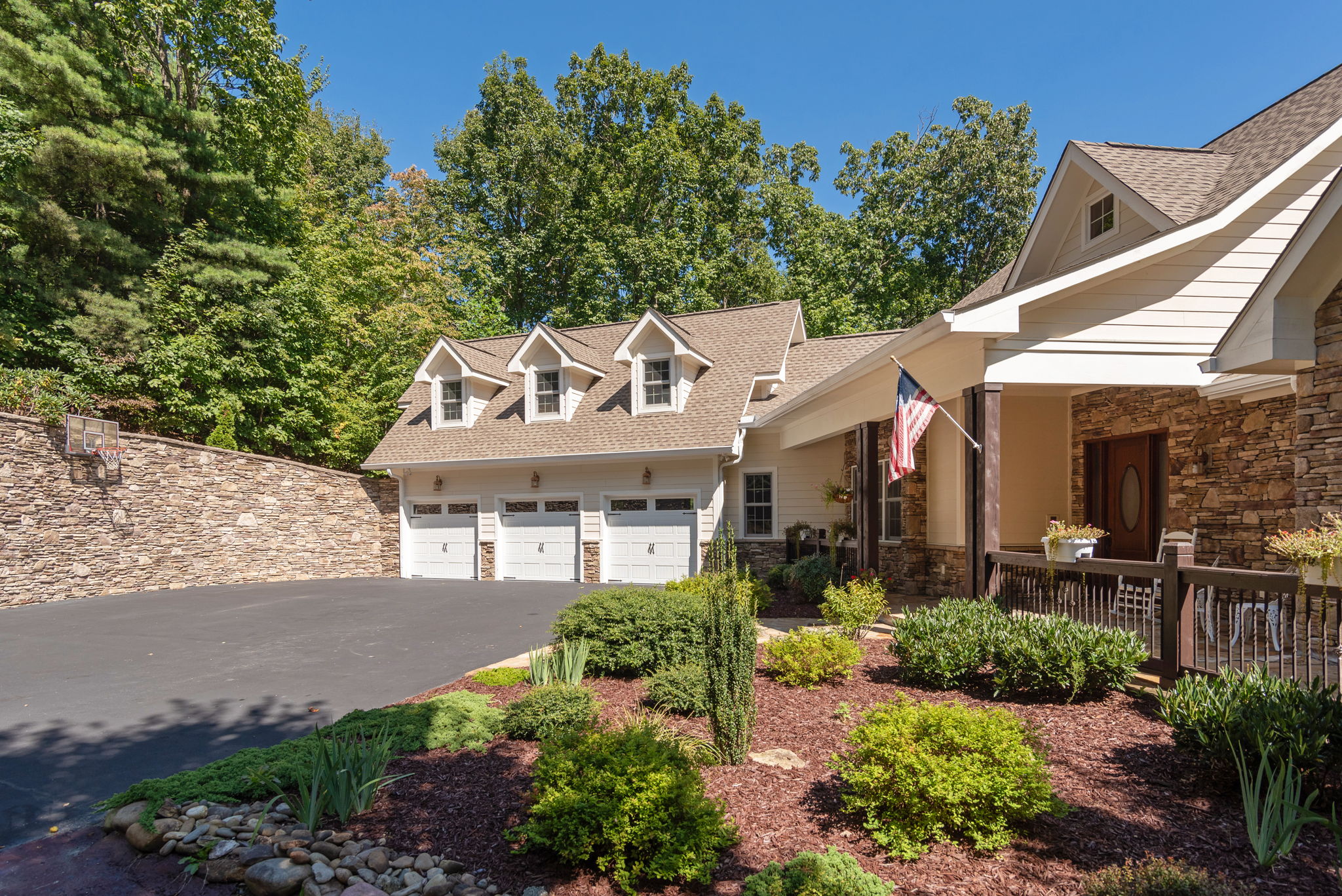 105 Ridge Ln, Flat Rock TCMPhotos, LLC