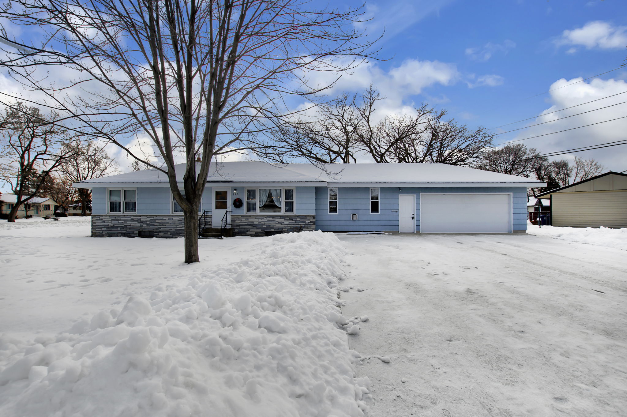 6251 Carol Dr NE, Fridley, MN 55432 Nordy Photography
