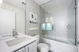 75 The Donway W - Unit 811, Toronto, ON M3C 2E9, CA Photo 18