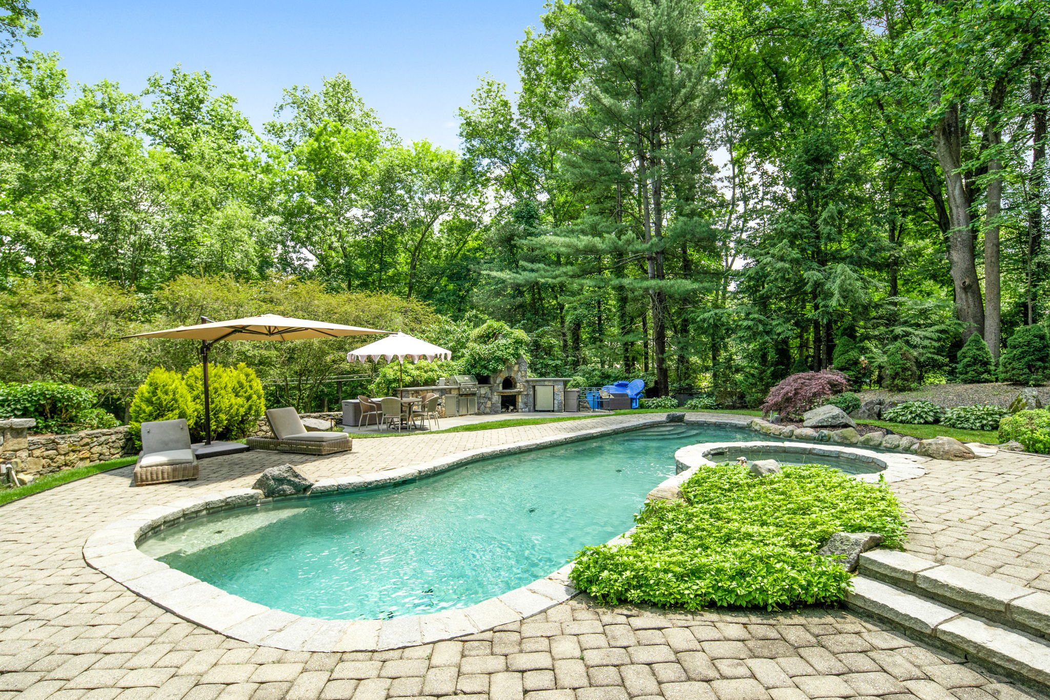 560 Frogtown Rd, New Canaan, CT 06840, US Photo 4