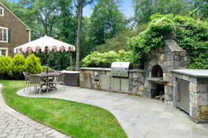 560 Frogtown Rd, New Canaan, CT 06840, US Photo 12