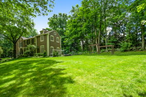 560 Frogtown Rd, New Canaan, CT 06840, US Photo 5