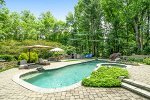 560 Frogtown Rd, New Canaan, CT 06840, US Photo 3