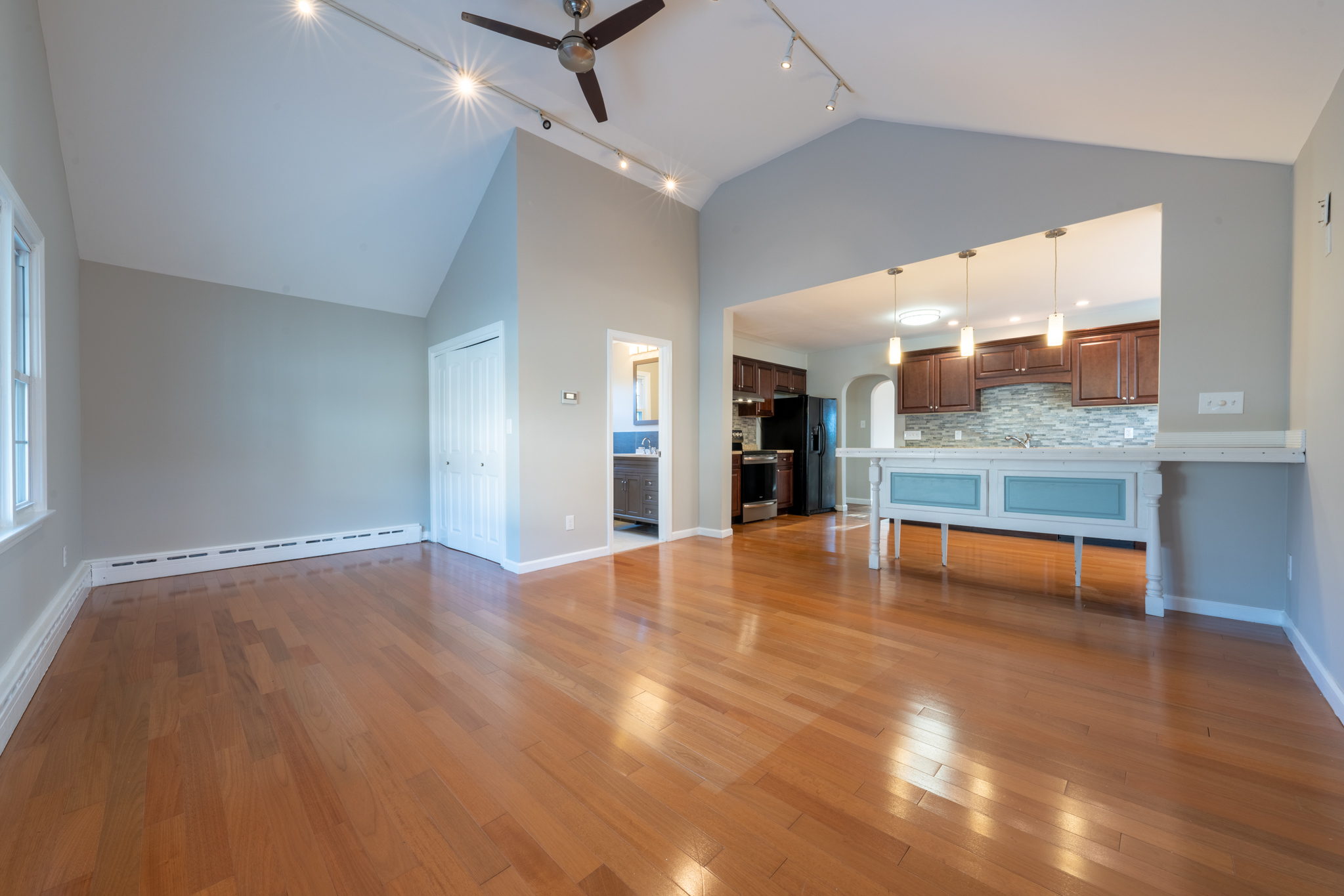 490 W Jackson Ave, Bridgeport, CT 06604, USA Photo 21