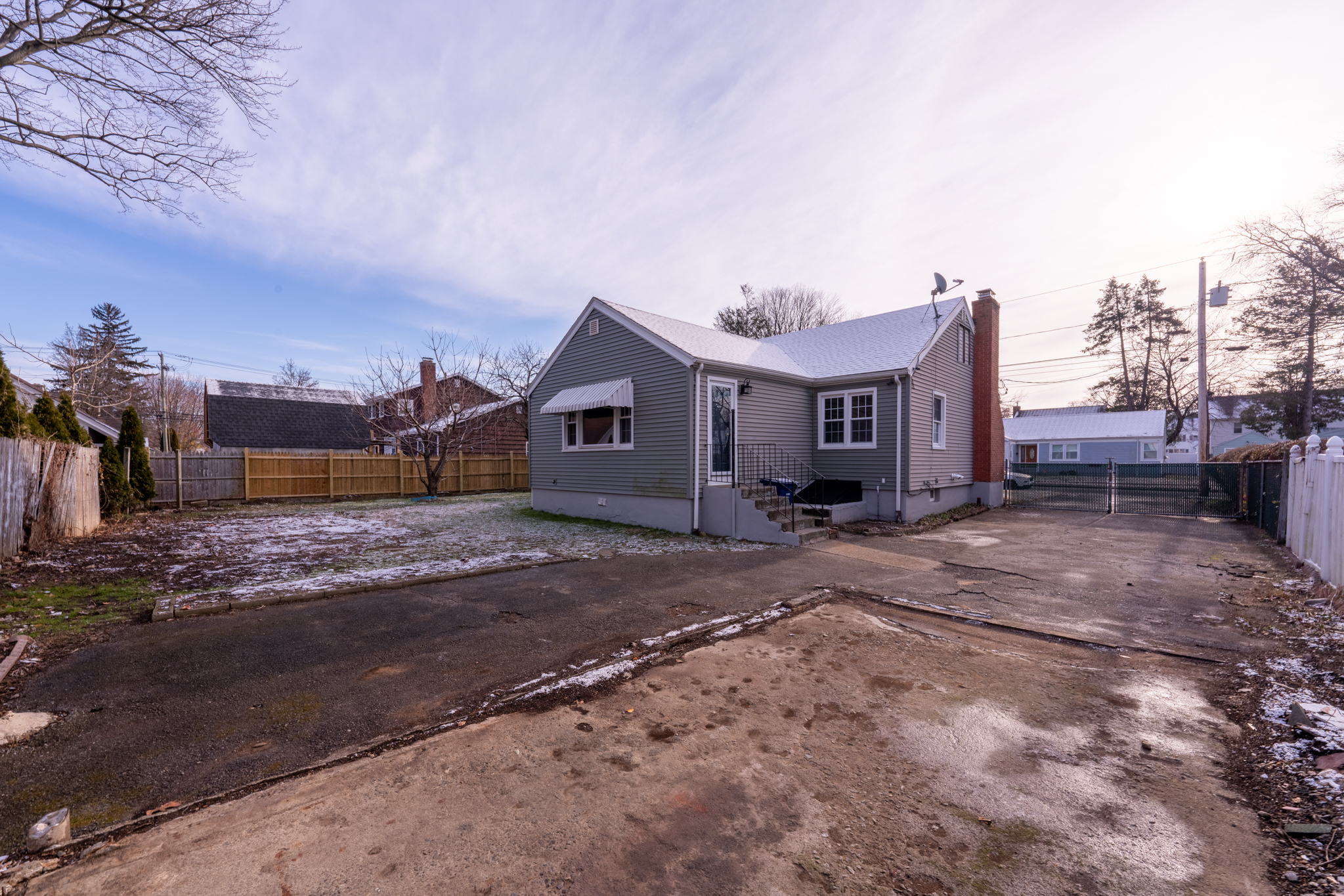 490 W Jackson Ave, Bridgeport, CT 06604, USA Photo 8