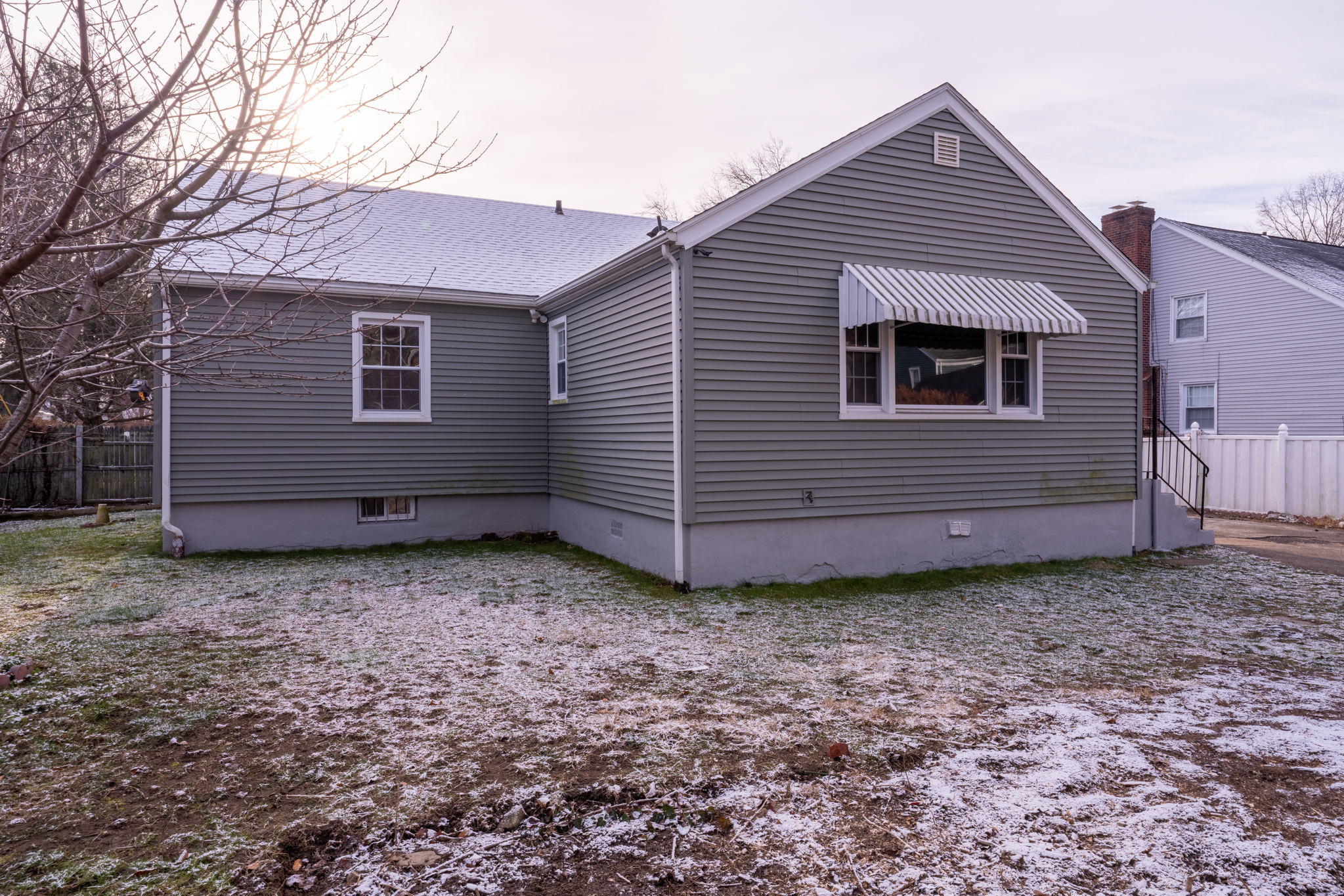 490 W Jackson Ave, Bridgeport, CT 06604, USA Photo 7