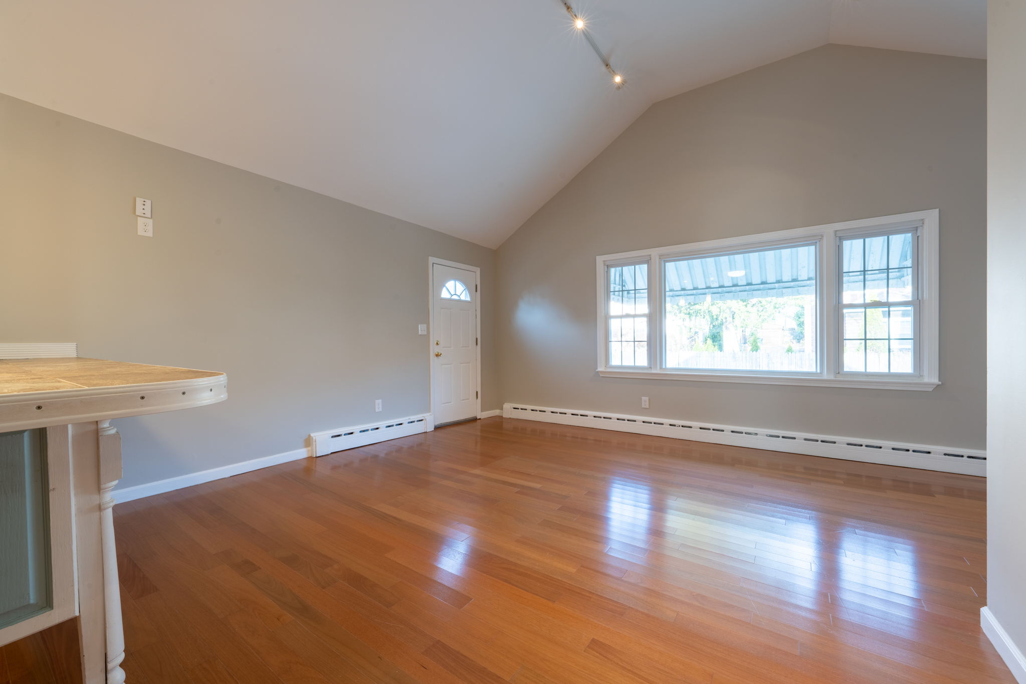 490 W Jackson Ave, Bridgeport, CT 06604, USA Photo 19