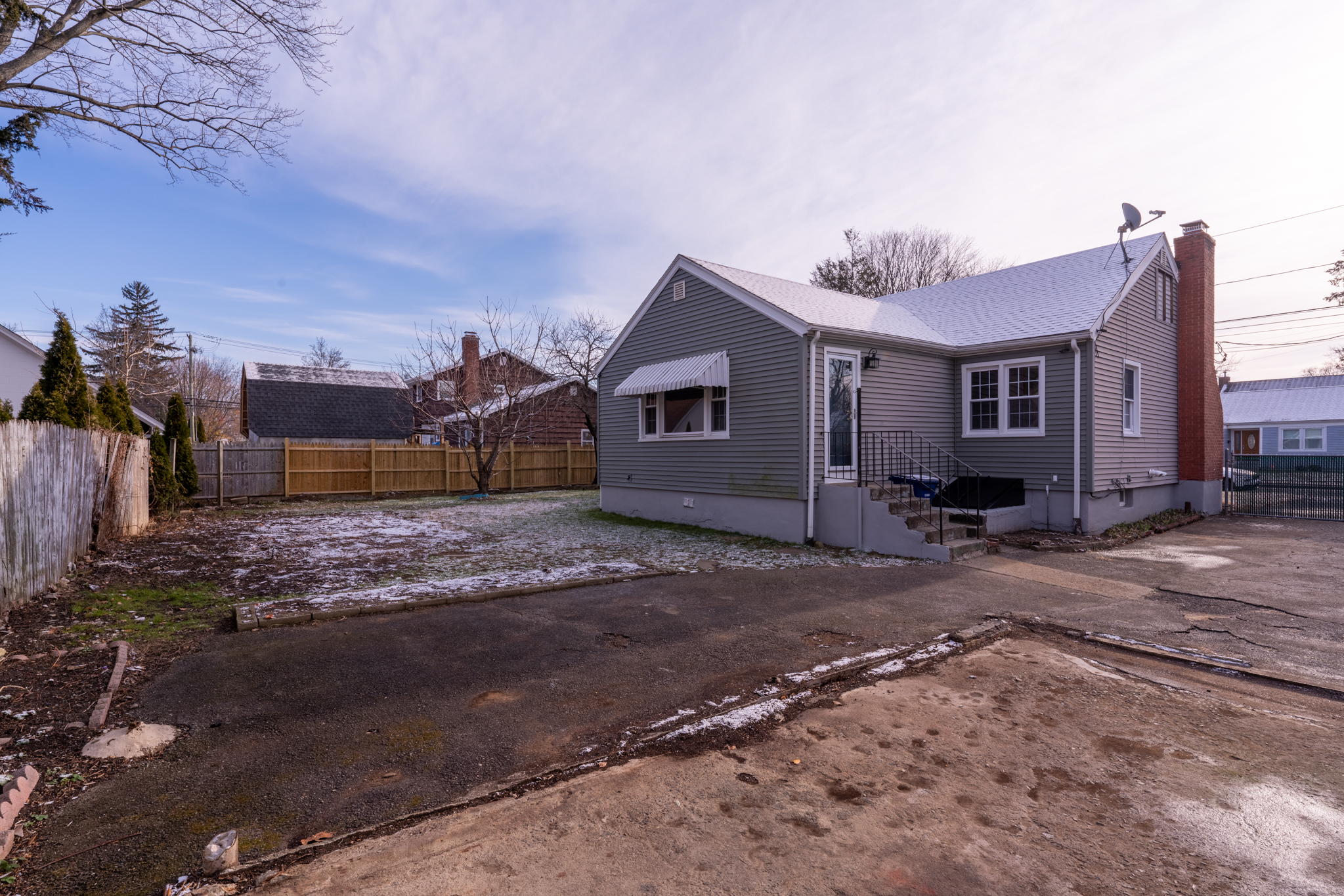 490 W Jackson Ave, Bridgeport, CT 06604, USA Photo 4
