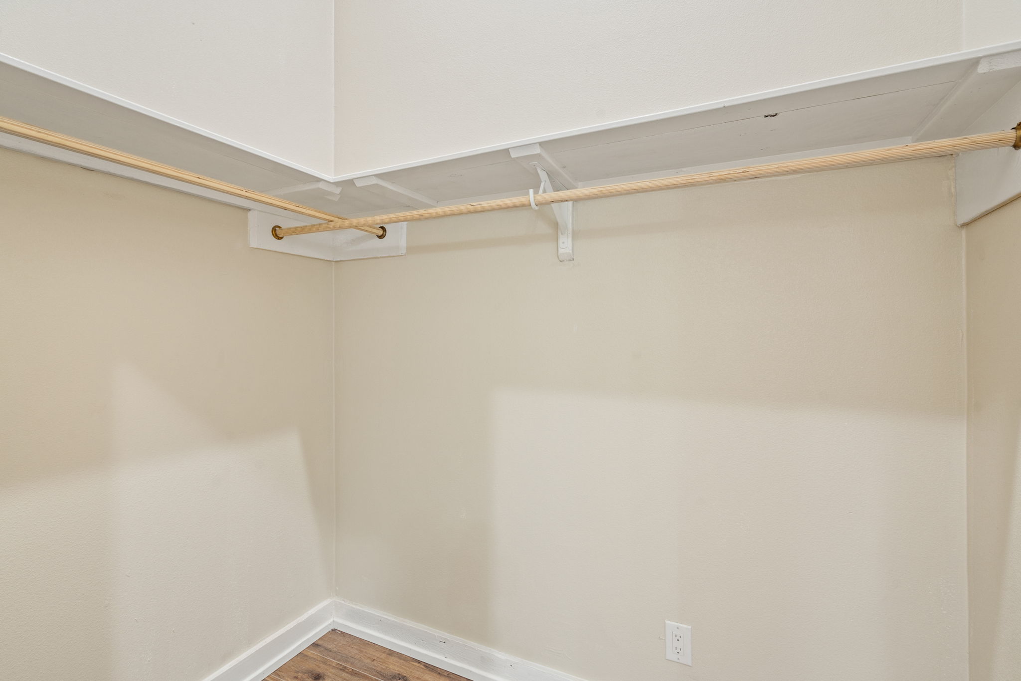 104 E 2nd St Unit 201, Taylor, TX 76574, US Photo 31