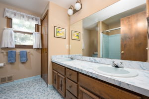 1678 Chatham Dr, Troy, MI 48084, USA Photo 35