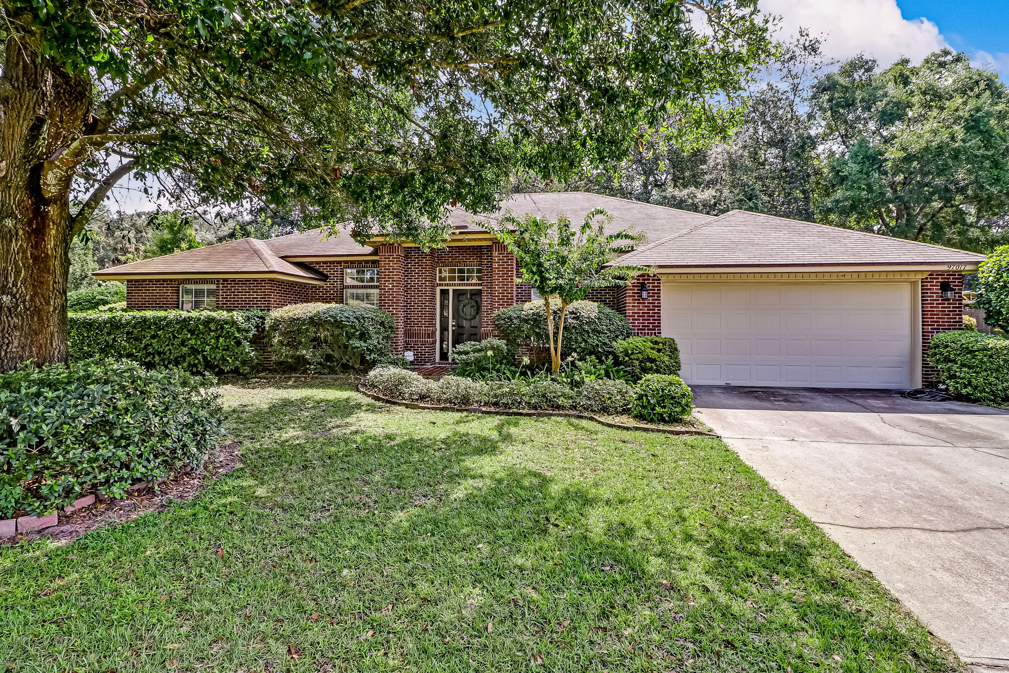 Welcome to 97017 Castle Ridge Dr