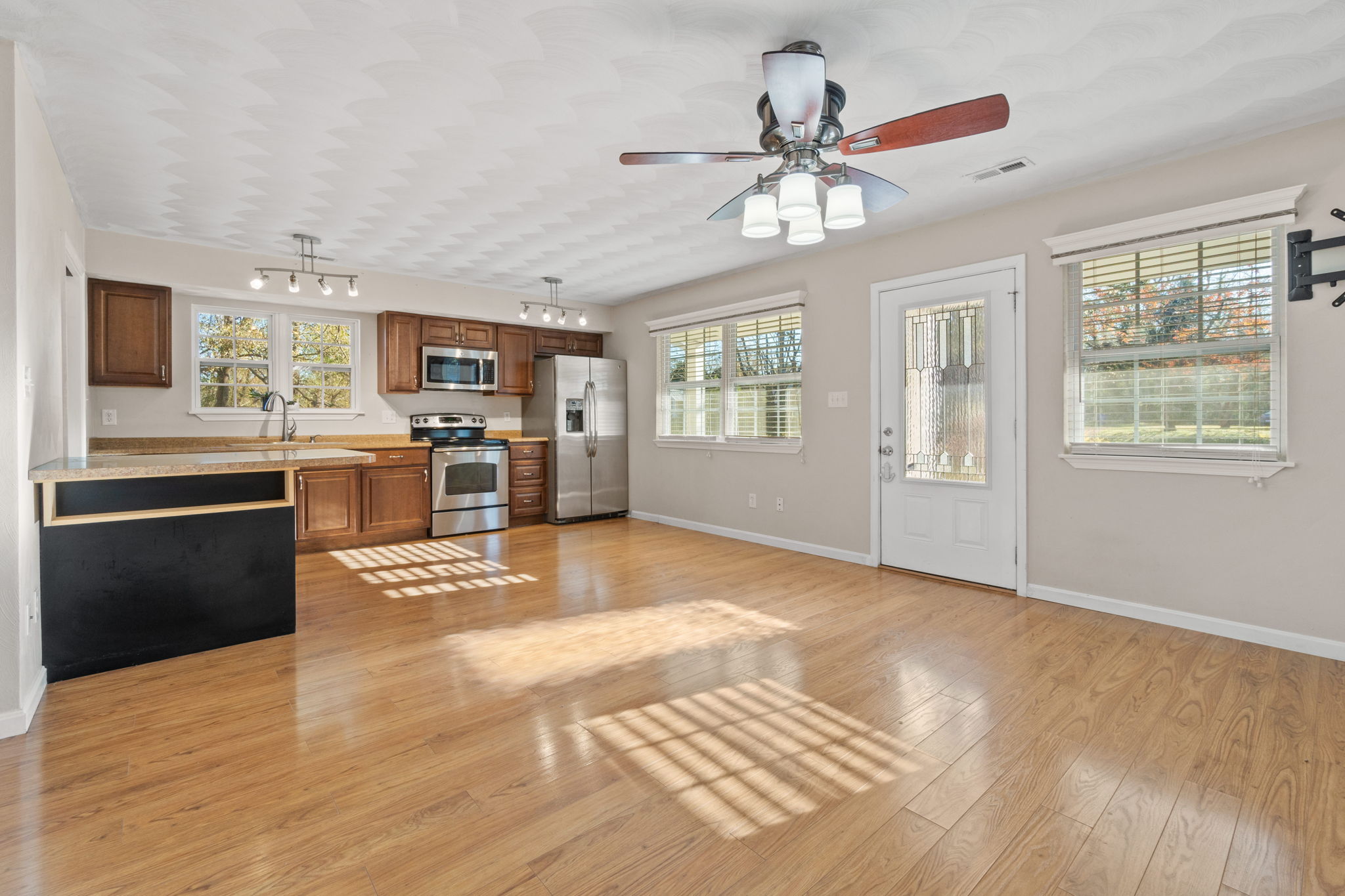 857 Wilroy Rd, Suffolk, VA 23434 Coastal Exposures