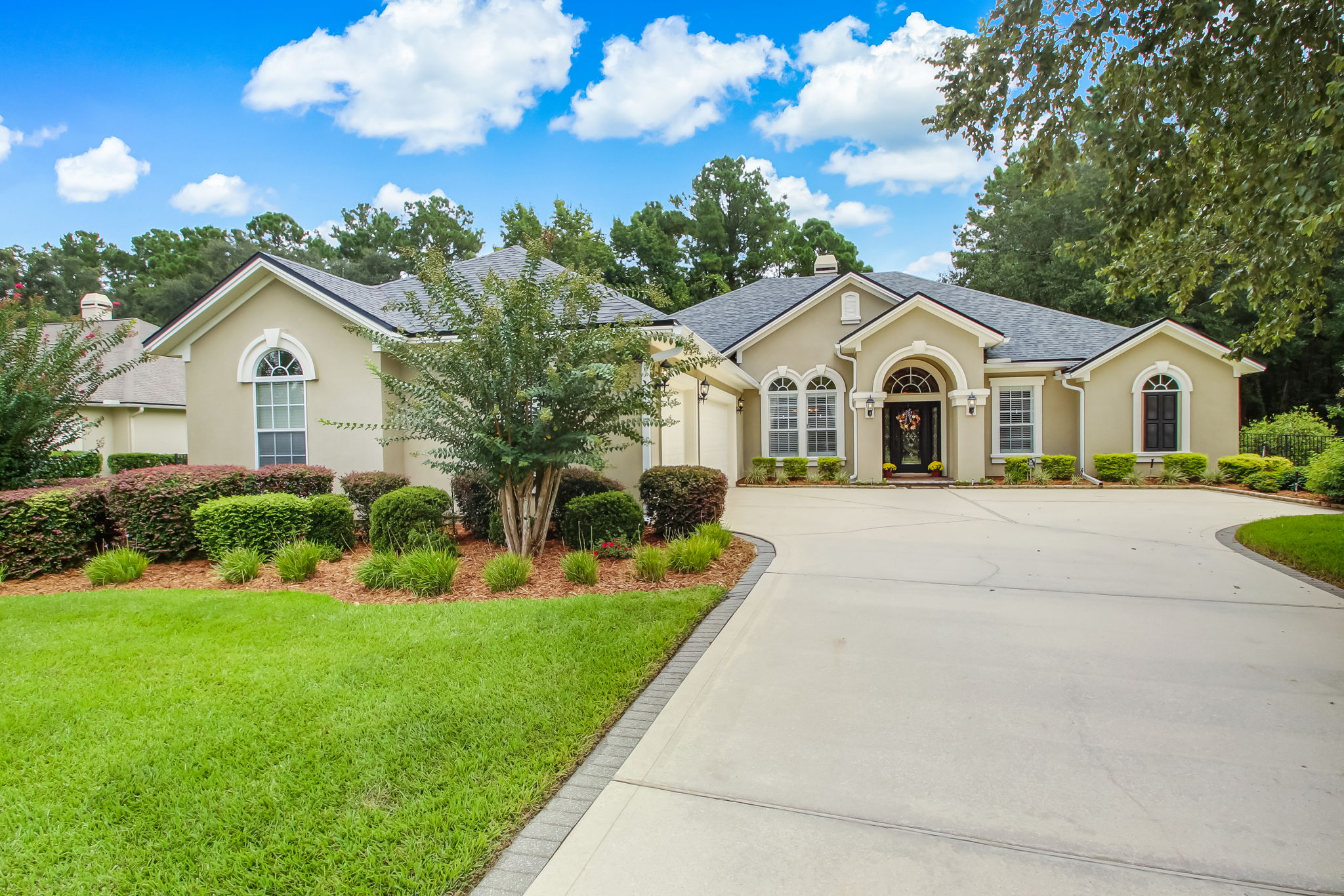 Welcome to 2922 Country Club Blvd