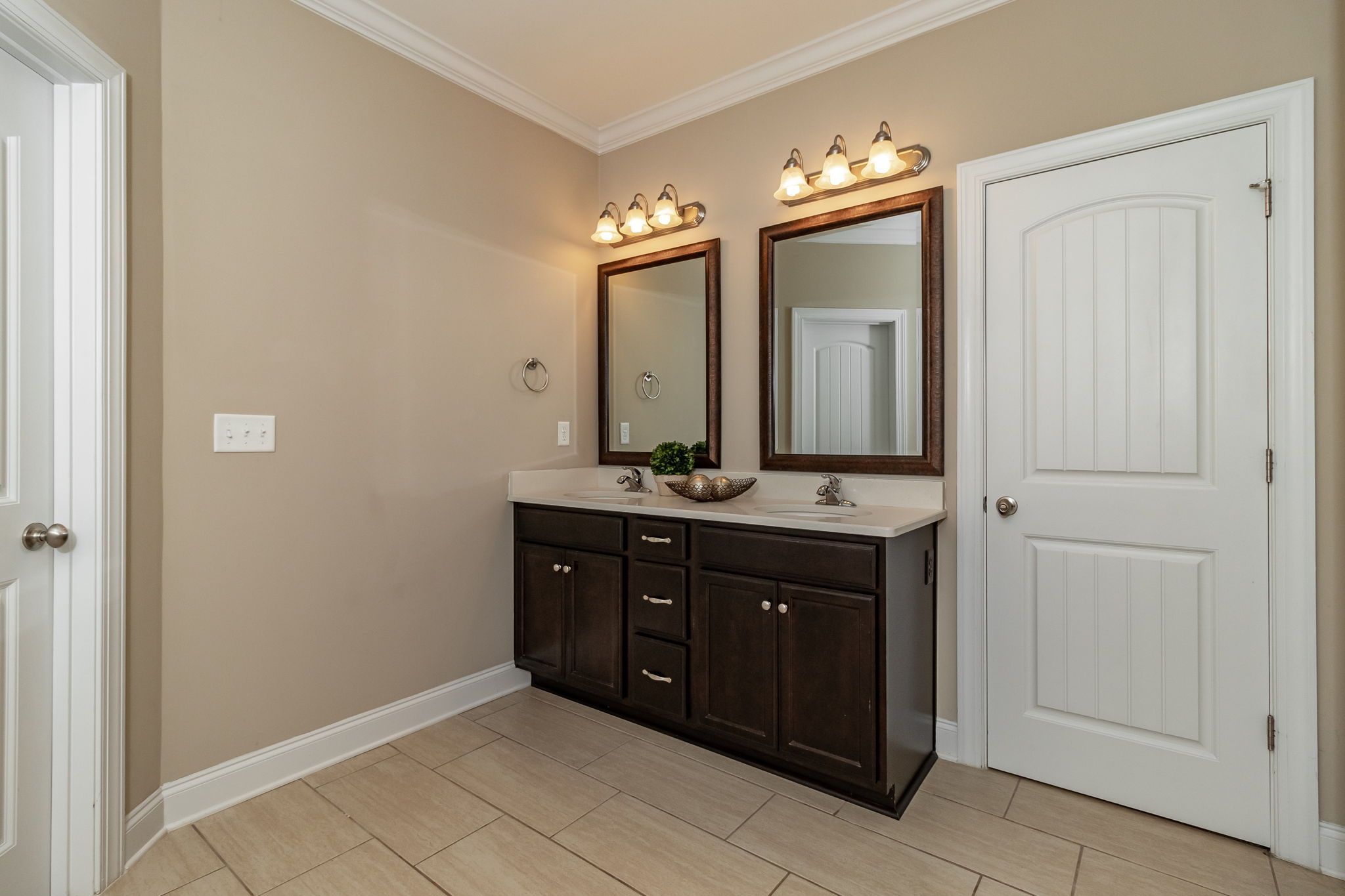 Owner's En-Suite Bath