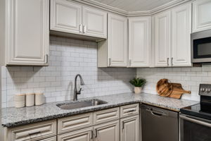 635 S Clinton St, Denver, CO 80247, USA Photo 11