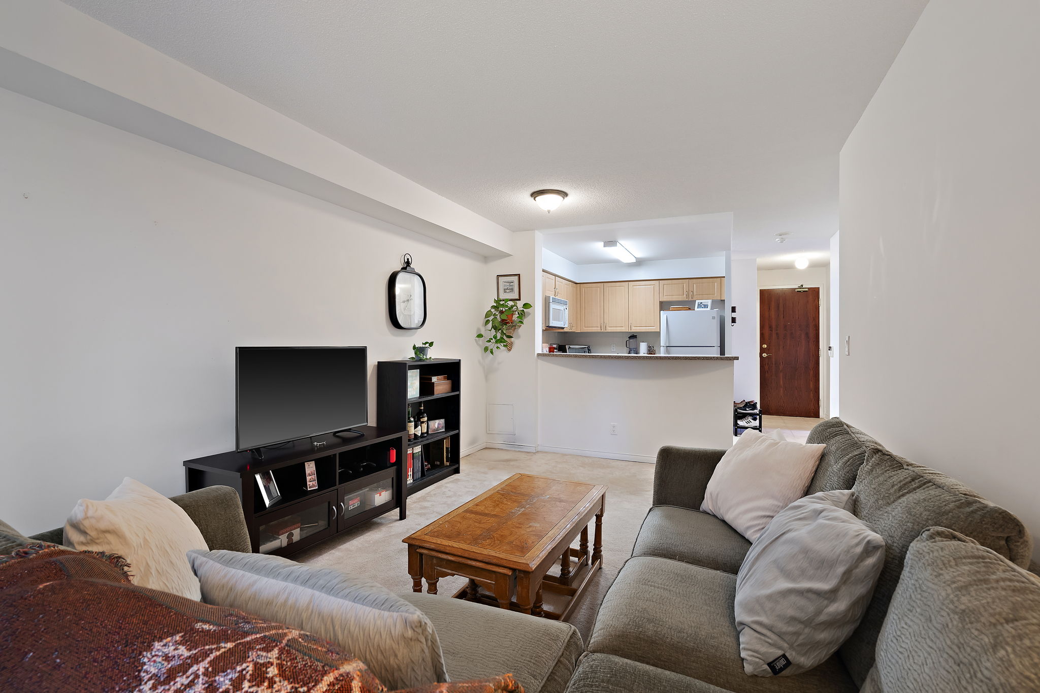 9 Michael Power Pl Unit 206, Etobicoke, ON M9A 0A5, CA Photo 13
