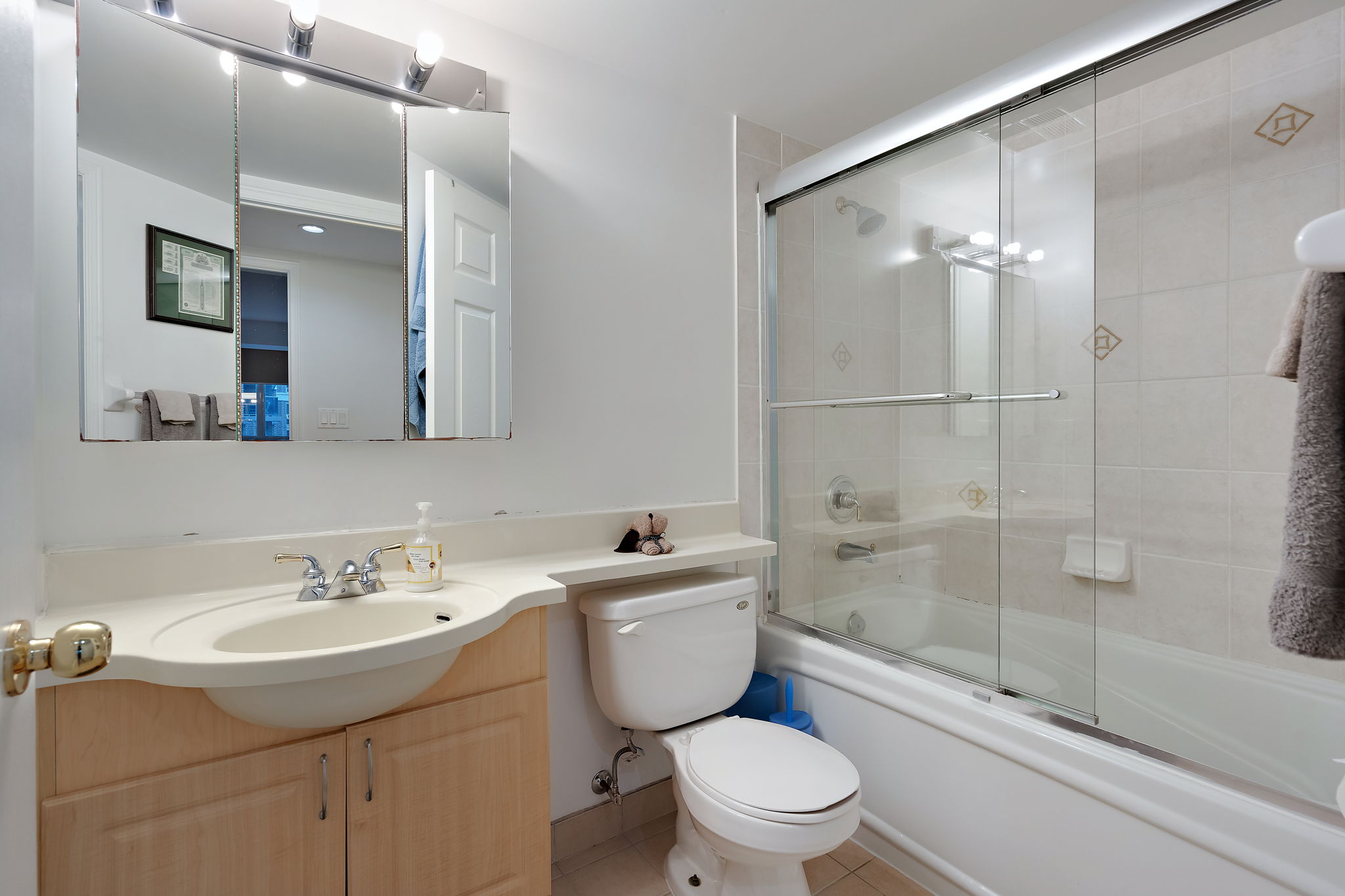 9 Michael Power Pl Unit 206, Etobicoke, ON M9A 0A5, CA Photo 17
