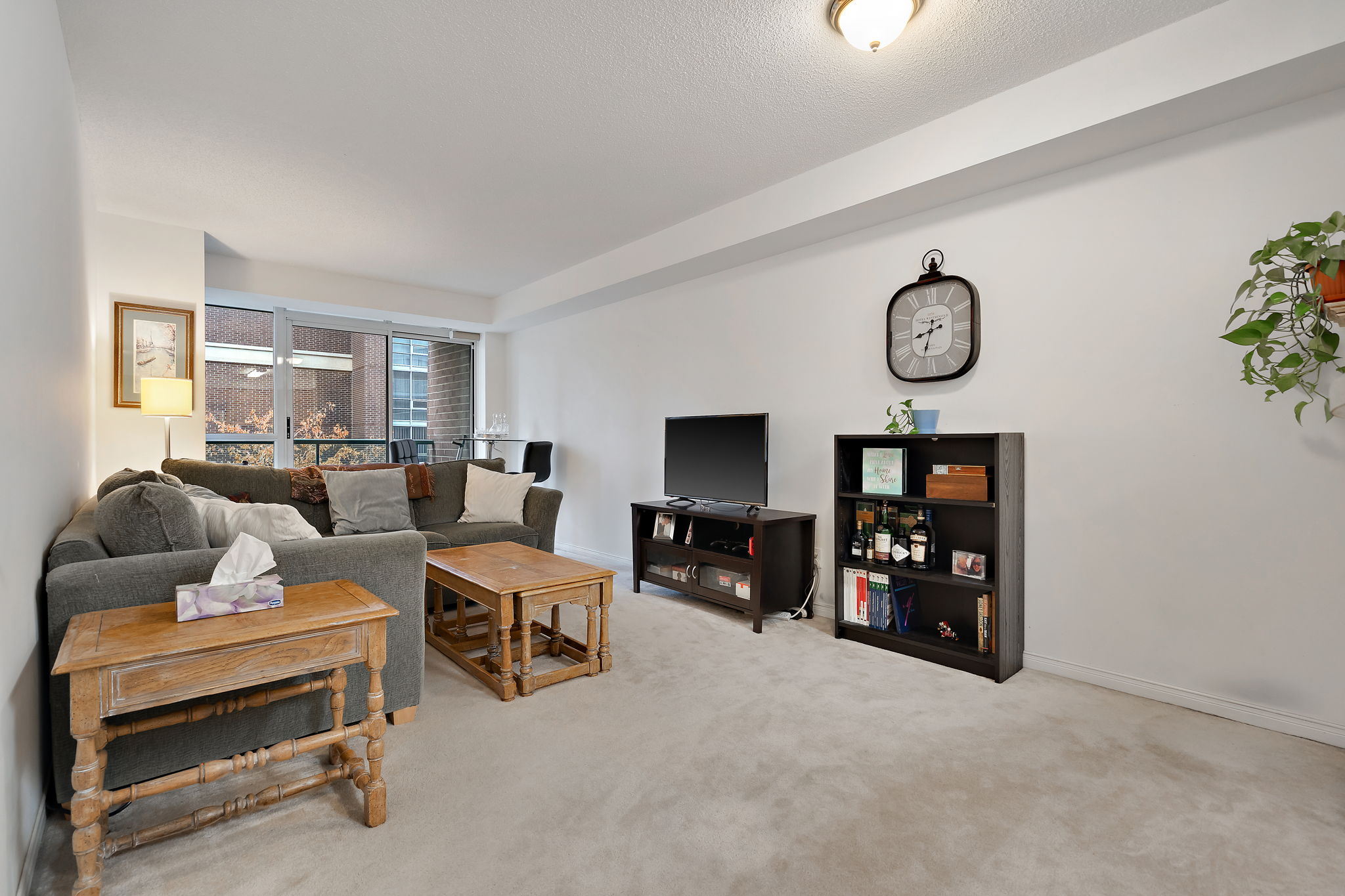 9 Michael Power Pl Unit 206, Etobicoke, ON M9A 0A5, CA Photo 9