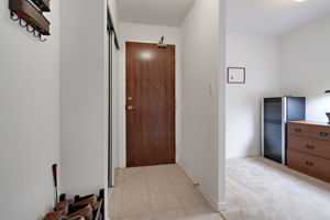 9 Michael Power Pl Unit 206, Etobicoke, ON M9A 0A5, CA Photo 2