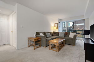 9 Michael Power Pl Unit 206, Etobicoke, ON M9A 0A5, CA Photo 10