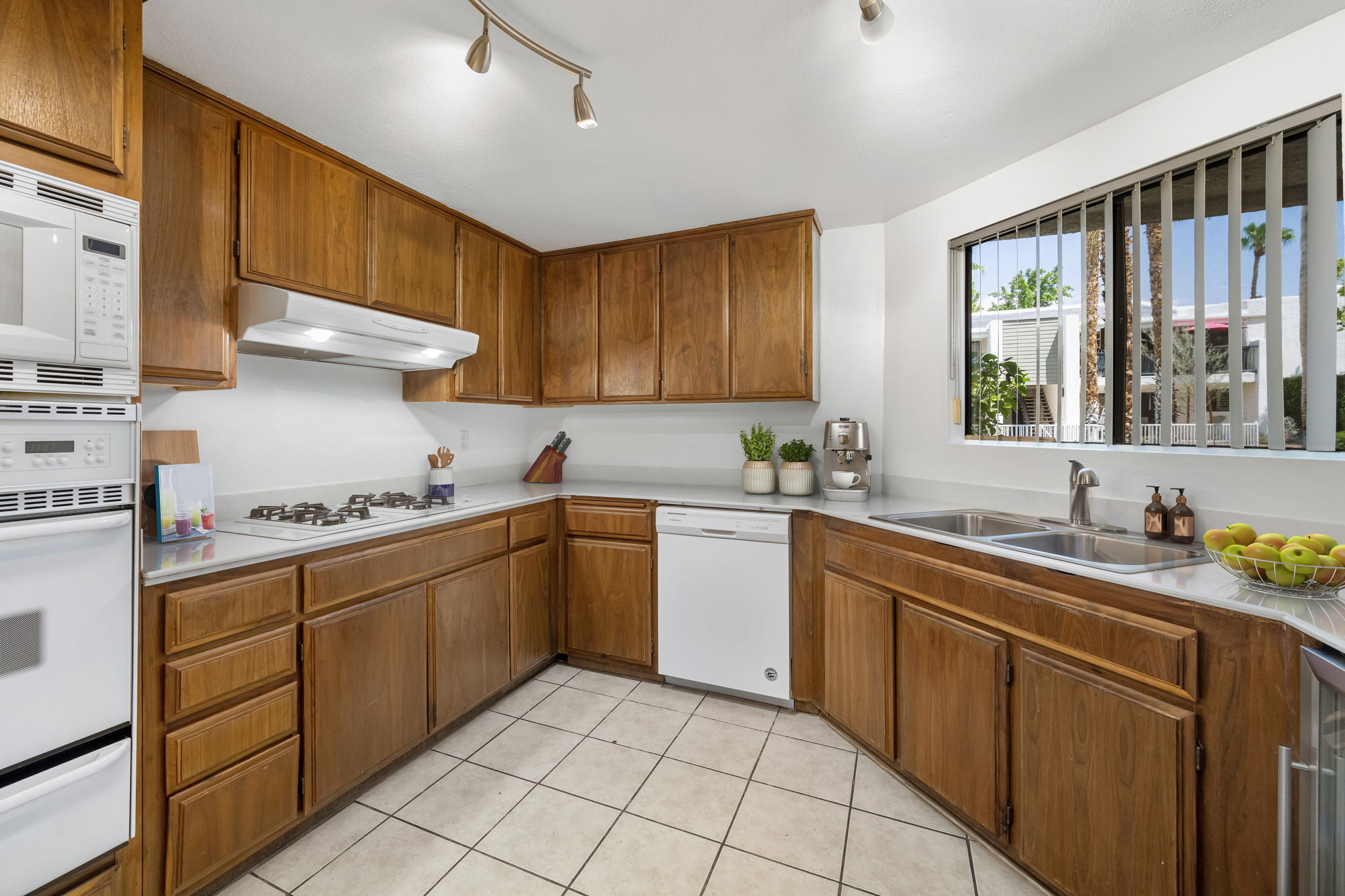 3155 Ramon Rd, Palm Springs, CA 92264, USA Photo 5