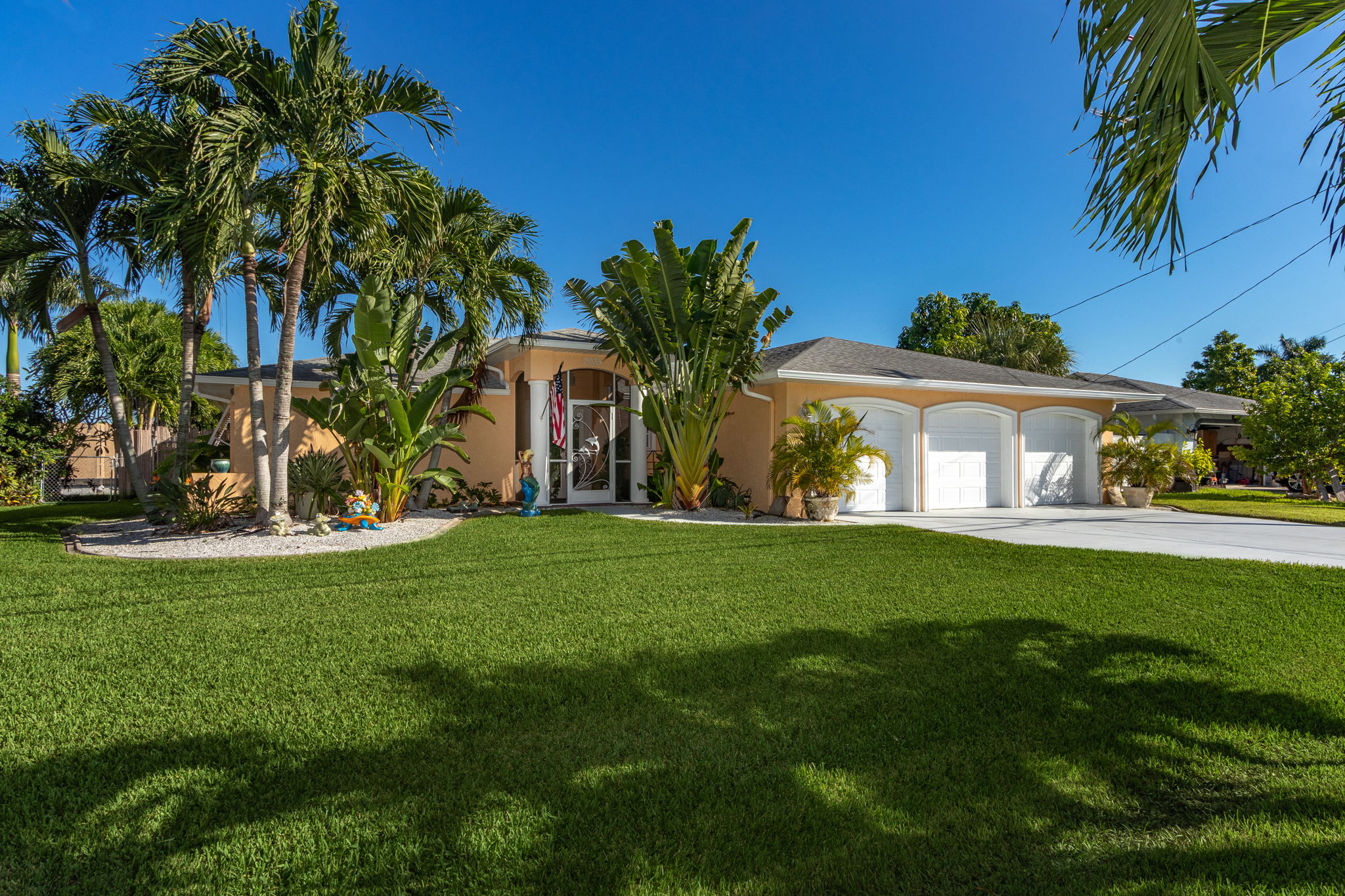 2035 Everest Pkwy, Cape Coral, FL 33904 VisualPRO Photography