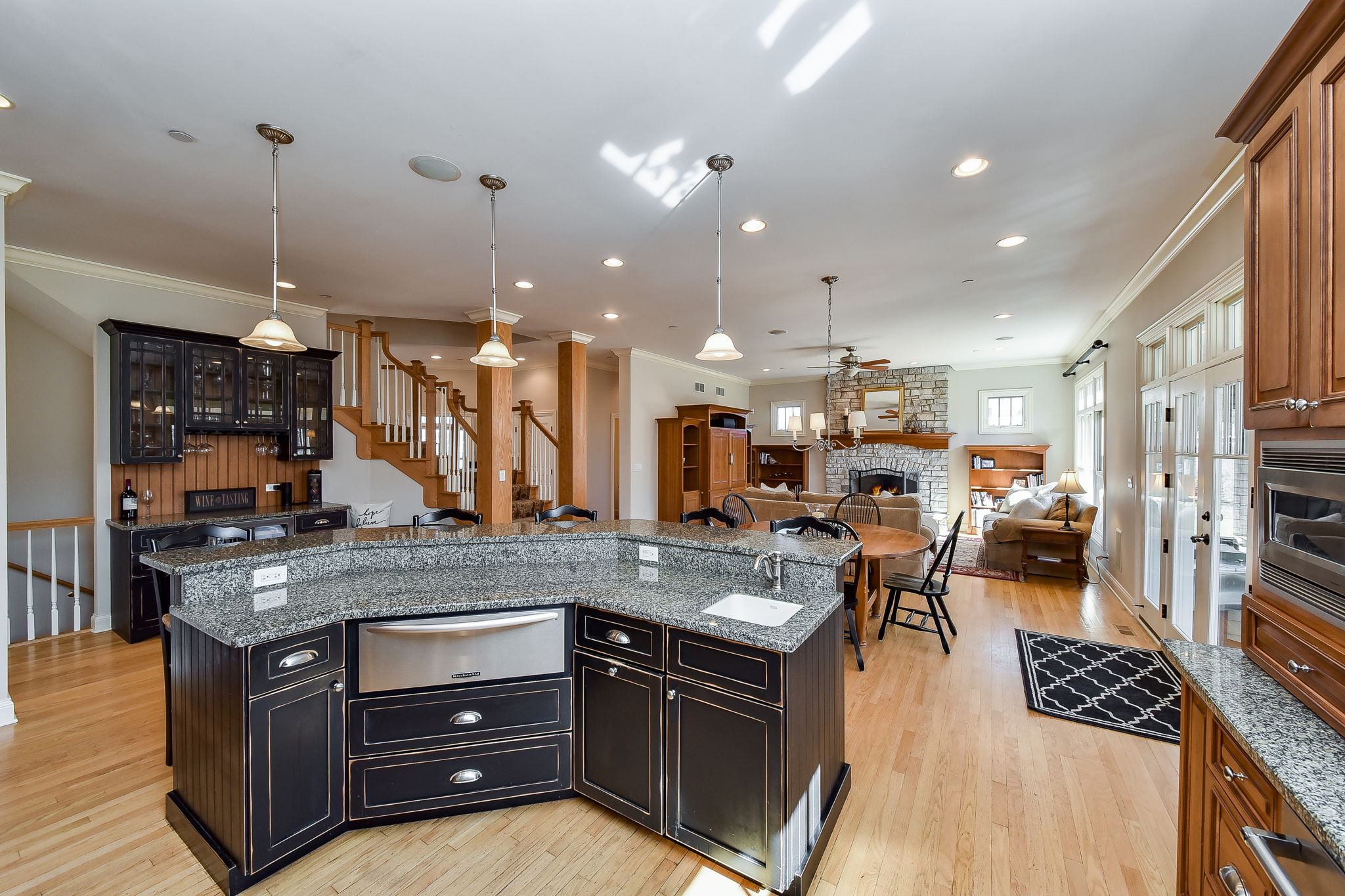 461 Phillips Ave, Glen Ellyn, IL 60137, US Photo 11