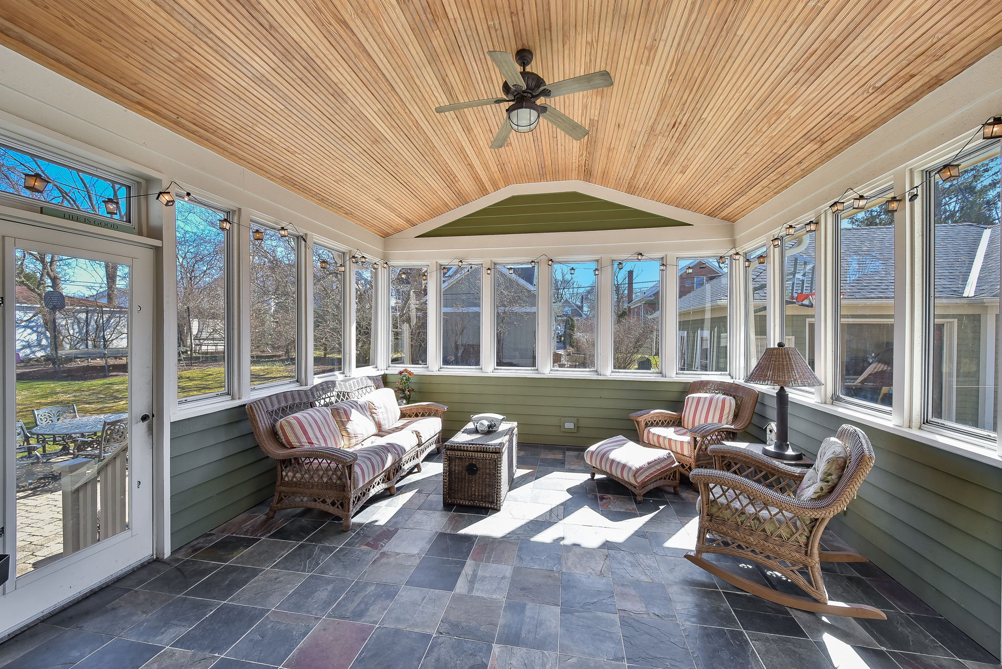 461 Phillips Ave, Glen Ellyn, IL 60137, US Photo 17