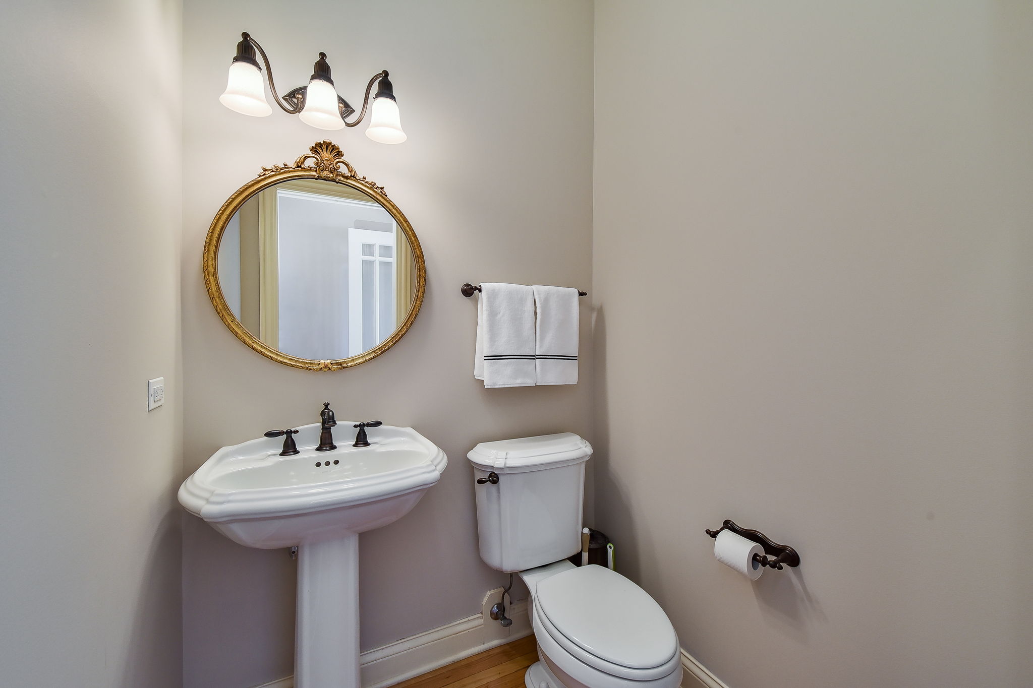 461 Phillips Ave, Glen Ellyn, IL 60137, US Photo 21