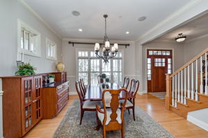 461 Phillips Ave, Glen Ellyn, IL 60137, US Photo 3