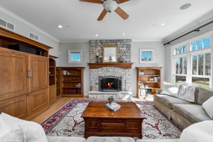 461 Phillips Ave, Glen Ellyn, IL 60137, US Photo 13