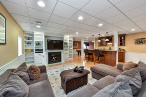 461 Phillips Ave, Glen Ellyn, IL 60137, US Photo 34