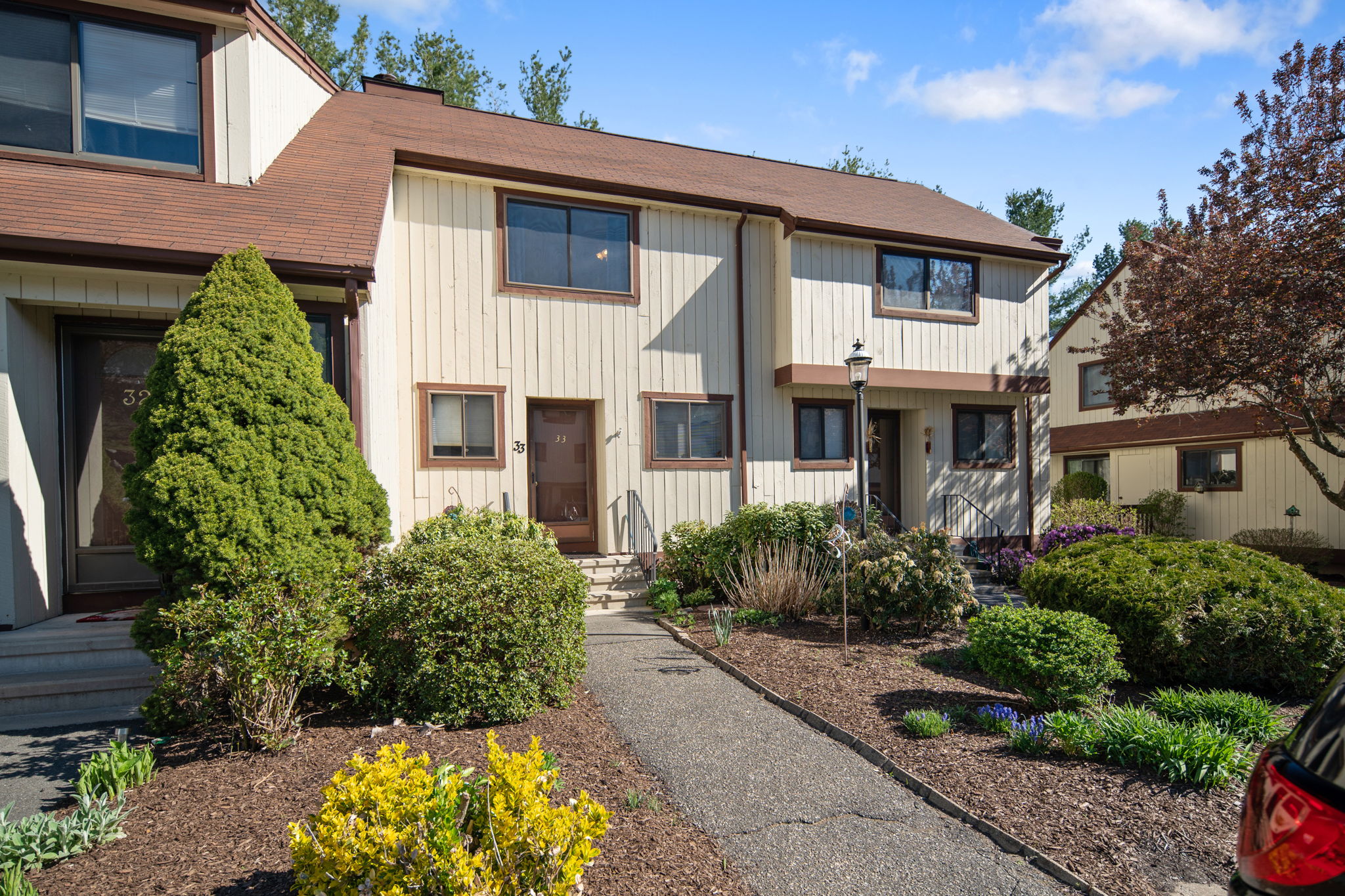 33 Brockton Ct, Beacon Falls