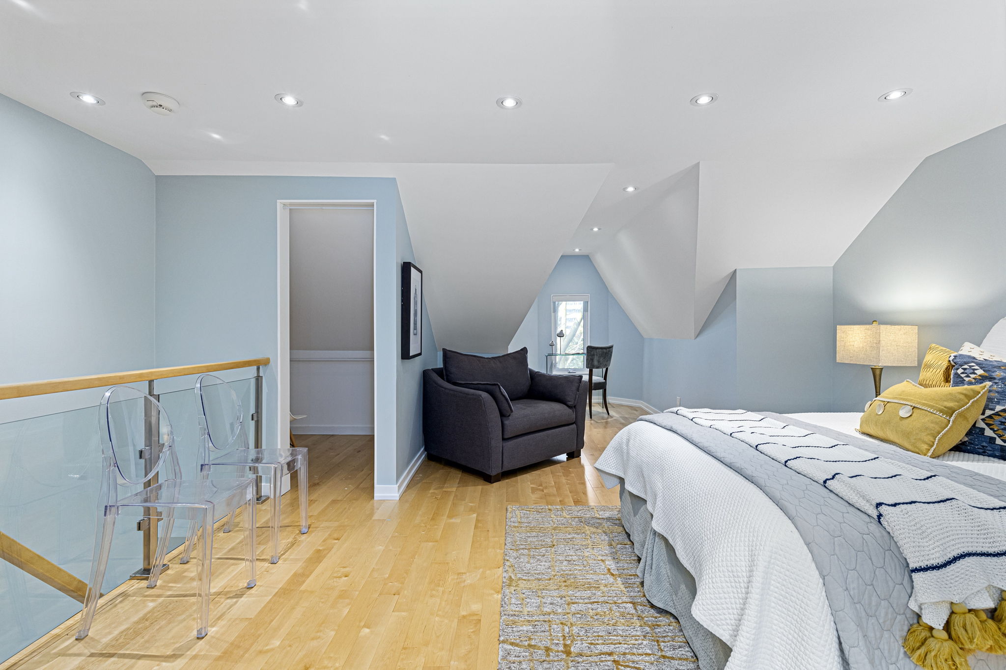 111 Walnut Ave, Toronto, ON M5V 2S1, Canada Photo 18