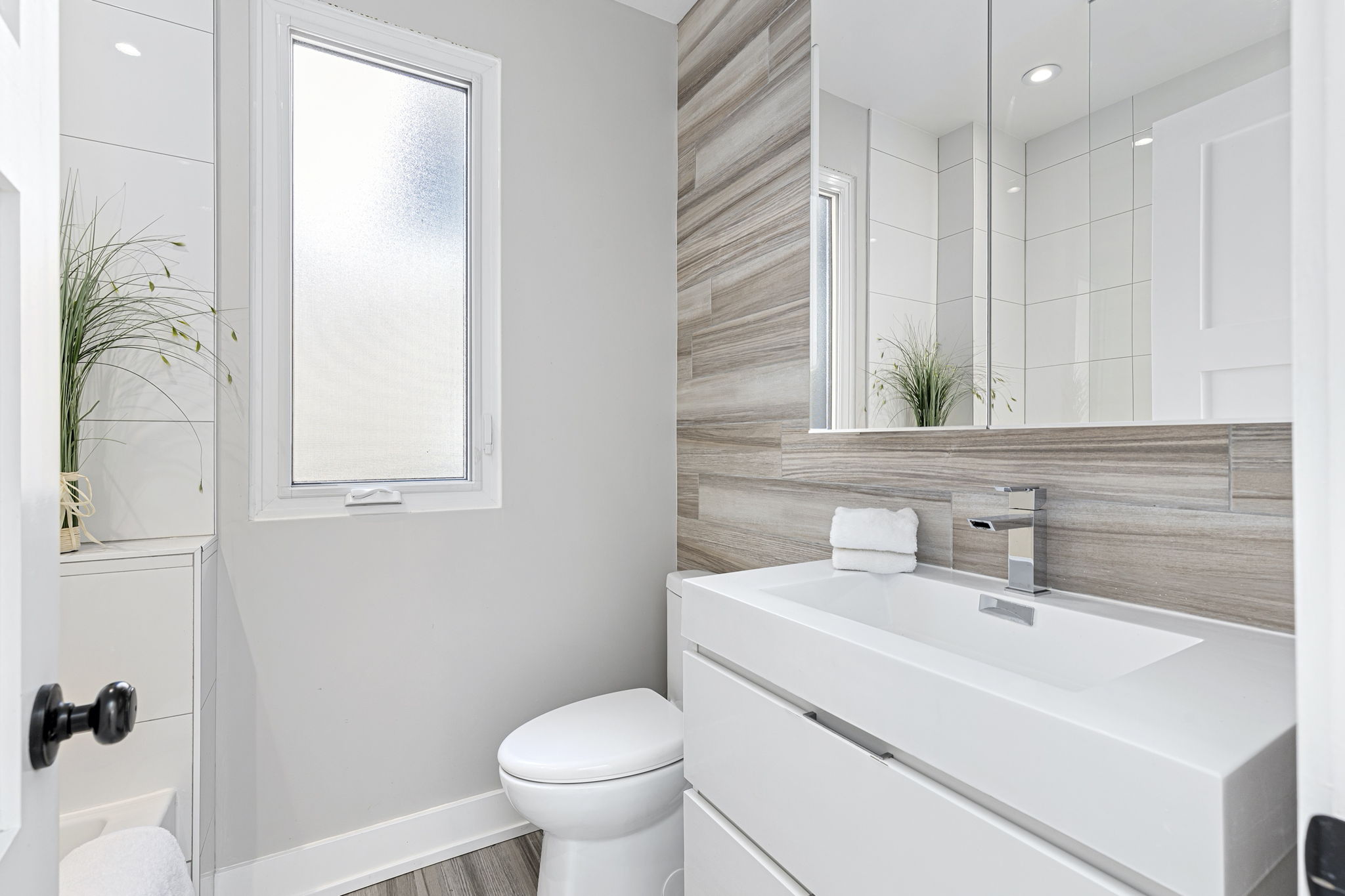 111 Walnut Ave, Toronto, ON M5V 2S1, Canada Photo 32