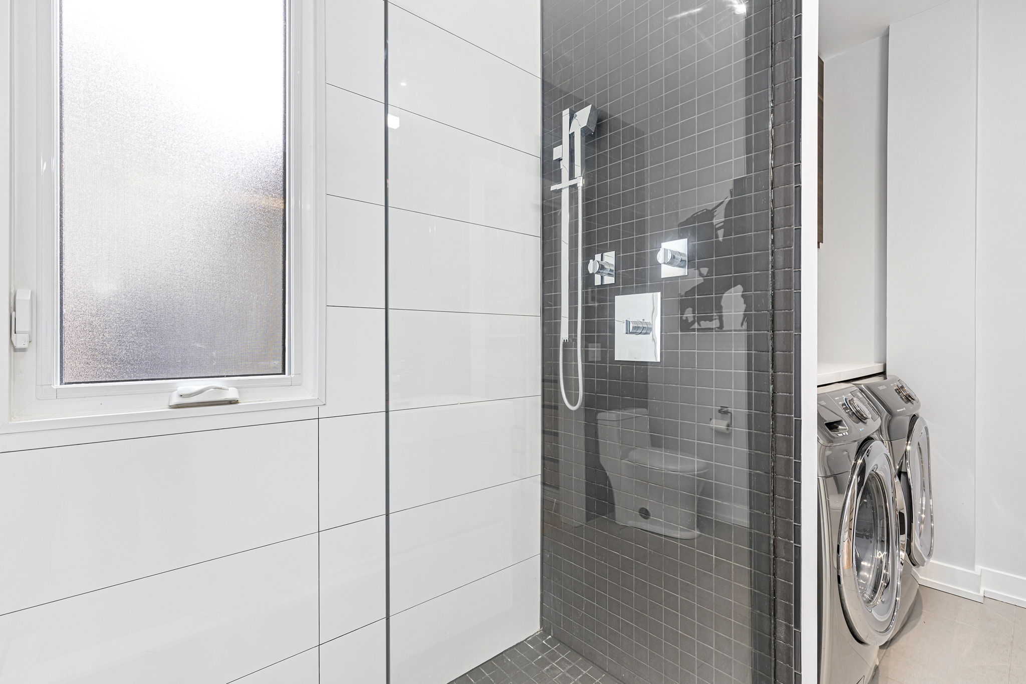 111 Walnut Ave, Toronto, ON M5V 2S1, Canada Photo 29