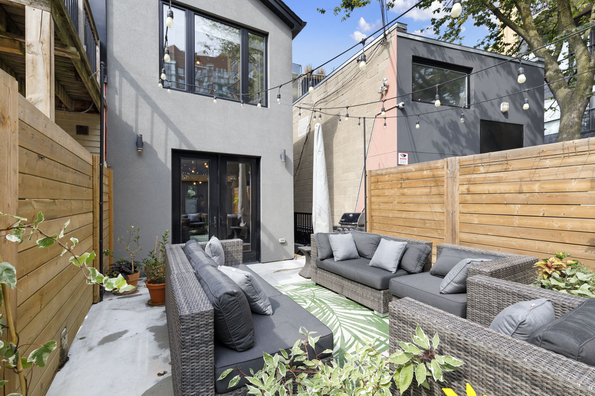 111 Walnut Ave, Toronto, ON M5V 2S1, Canada Photo 45