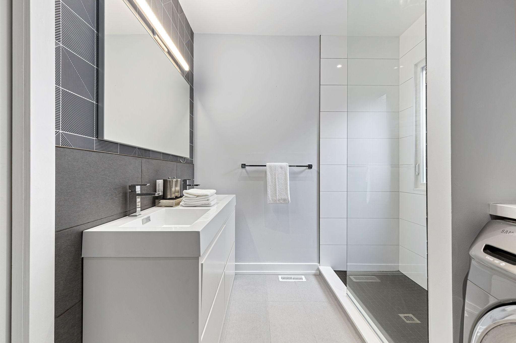 111 Walnut Ave, Toronto, ON M5V 2S1, Canada Photo 28