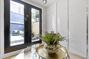 111 Walnut Ave, Toronto, ON M5V 2S1, Canada Photo 13