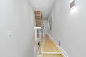 111 Walnut Ave, Toronto, ON M5V 2S1, Canada Photo 34