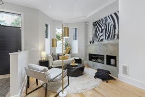 111 Walnut Ave, Toronto, ON M5V 2S1, Canada Photo 5